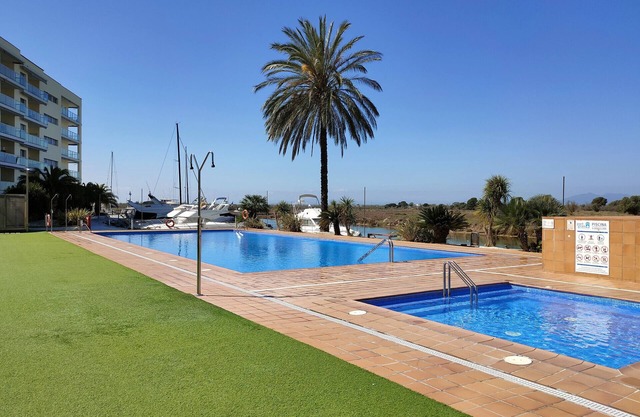 167- Apartment with pools and beautiful views Roses- Empurialola