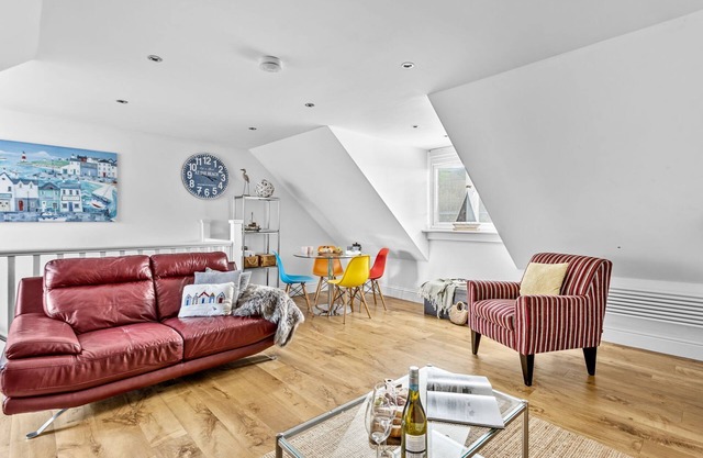 17 At The Beach - an apartment that sleeps 4 guests in 2 bedrooms