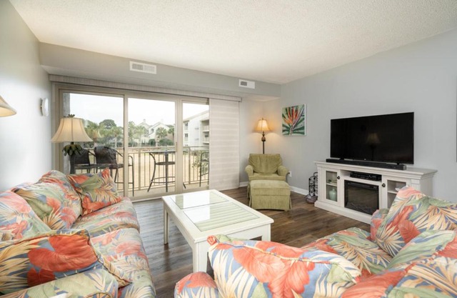 1737 Bluff Villas Renovated Tommy Bahama Villa Water Views Sleeps 6 Sea Pines