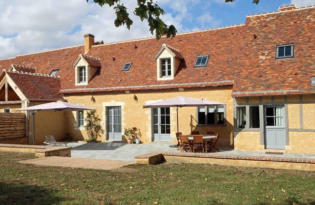 17th Century Chic Countryside Cottage - Garden, Terrace, Fireplace, TV, Bikes, Pet-Friendly