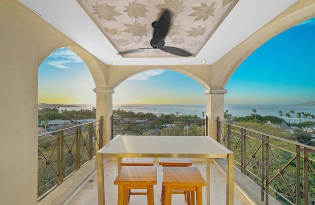 180 Degree Ocean view penthouse right in town