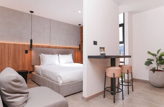 1BR Jacuzzi Pad - Modern Design in El Poblado