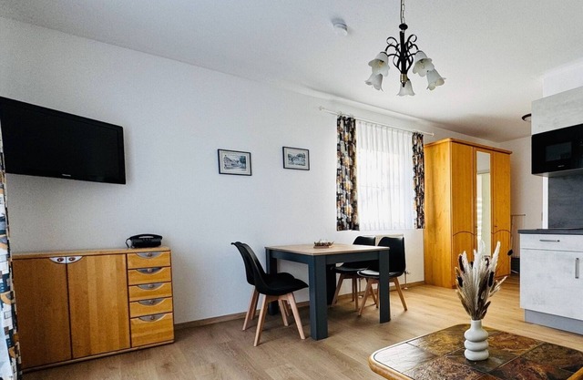 1st floor apartment with east and south-facing balcony (58sqm)