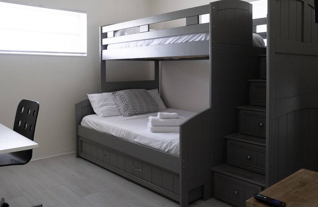 2/2 Apartment in Miami, Next to Airport