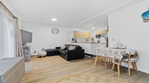 2 - 76 Mirreen Street Hawks Nest
