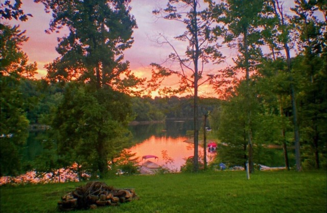 2 bdrm/1 bath lakefront home on Rough River Lake