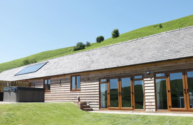 2 Beacon View Barn