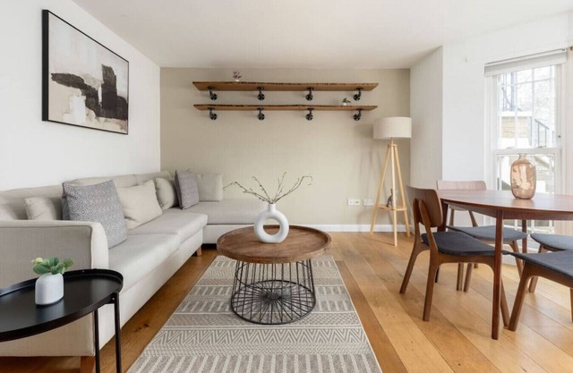 2 Bed Garden Flat in Clapham