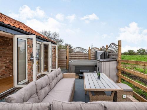 2 Bed in Coddington 87683