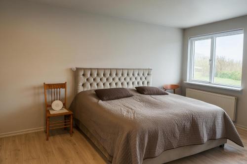 2 bed-Sleeps 5-Balcony-Parking-City Centre
