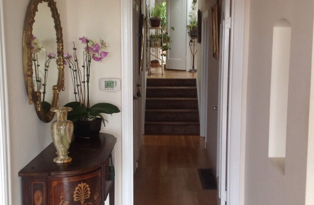 2 bedroom 1.5 bath house in SF