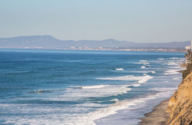 2 bedroom/2 bath Oceanfront with Large yard & Entertaining Area Pet Friendly