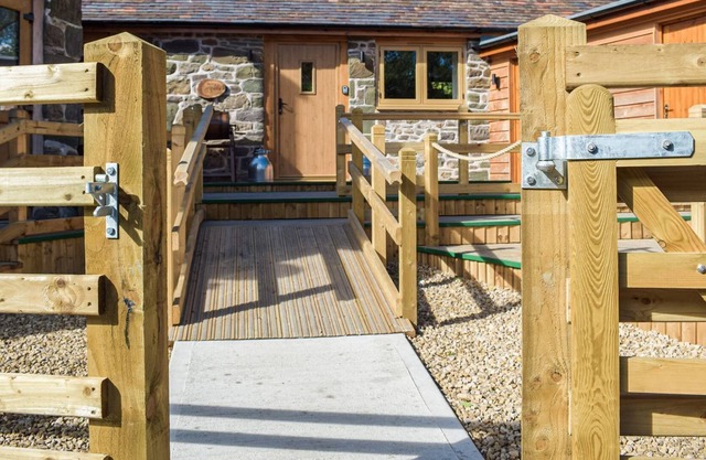 2 bedroom accommodation in Hamperley, near Church Stretton