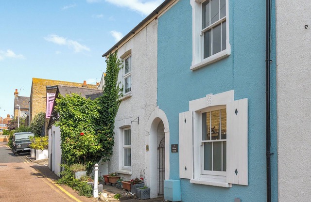 2 bedroom accommodation in Broadstairs