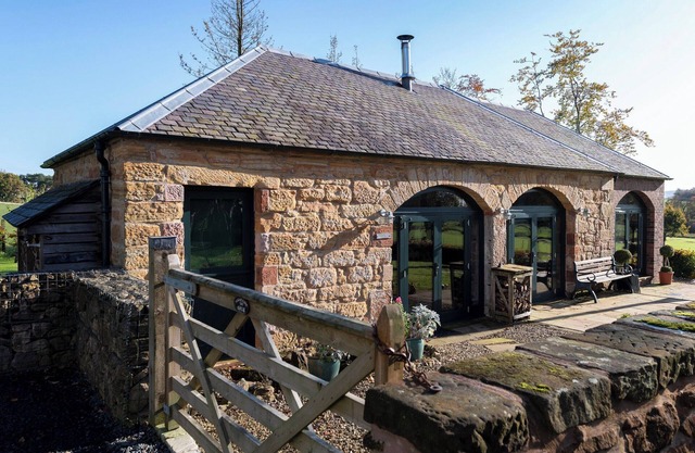 2 bedroom accommodation in Mauchline, near Ayr