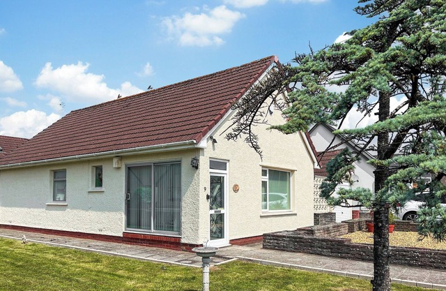 2 bedroom accommodation in Cardiff