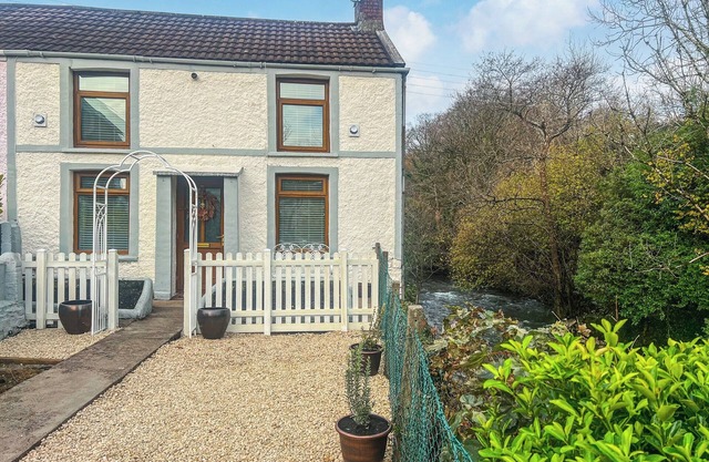 2 bedroom accommodation in Aberkenfig, near Bridgend
