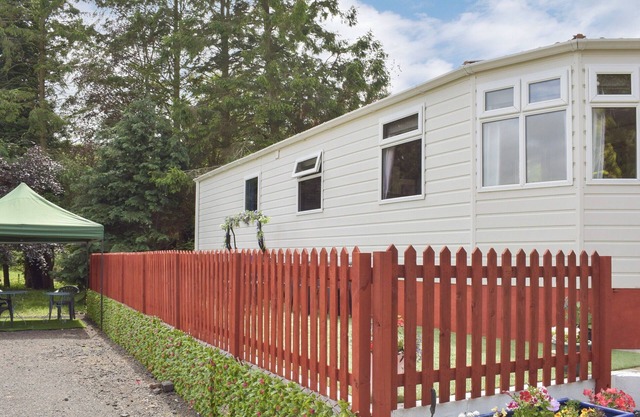 2 bedroom accommodation in Ayr