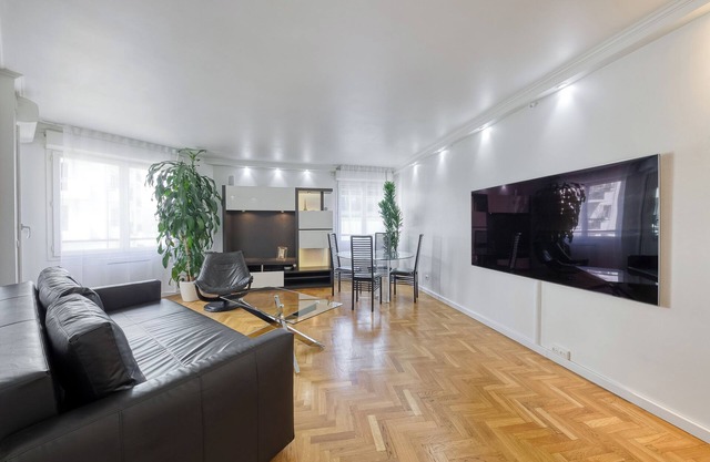 2-bedroom apartment Standing et Domotique near Métro, Free Parking