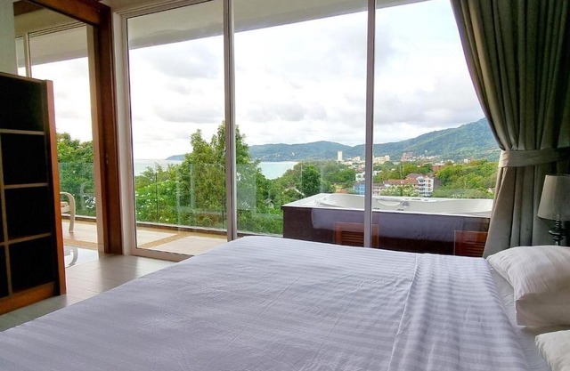 2 Bedroom Apartment 102 м²n with Balcony and Sea View