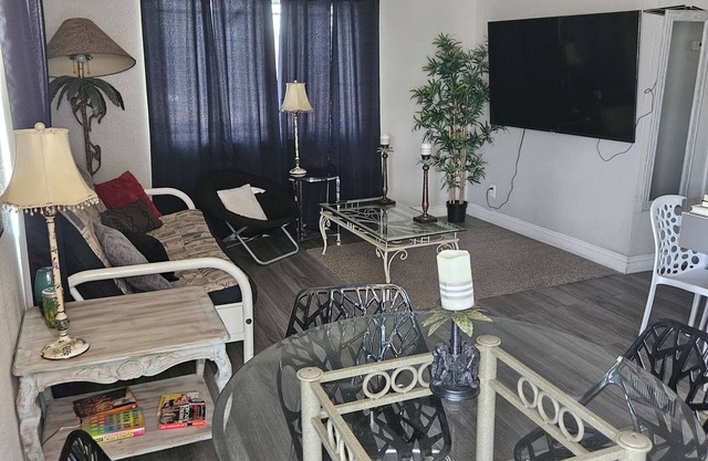 2-bedroom apartment in superb Las Vegas with AC