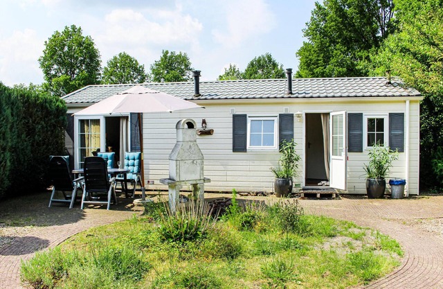 2 bedroom gorgeous home in Rheezerveen
