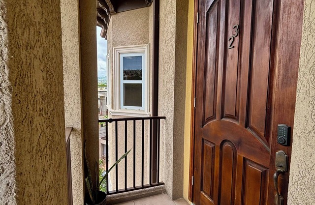 2-Bedroom Luxury Apartment with AC, Pool, Fitness Room in Charming Kingston 6