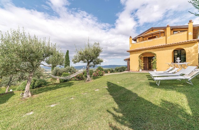 2 bedroom nice home in Arezzo -AR-
