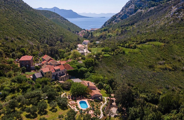 2 bedroom nice home in Trstenik