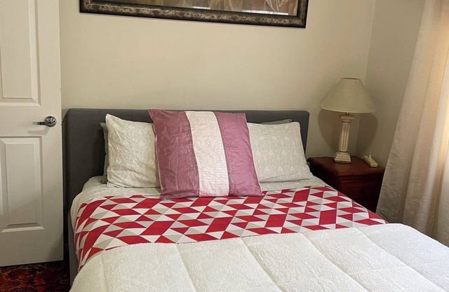 2 bedroom unit in the heart of St Marys