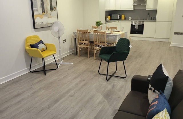 2 Bedrooms 2 bathrooms Near Excel, O2, City Airport,