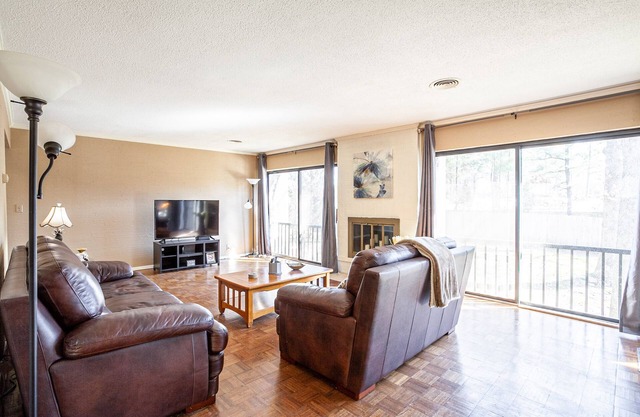 2 Br in Germantown Long-term stays