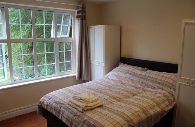 2 Double bed apartment in quiet area North London
