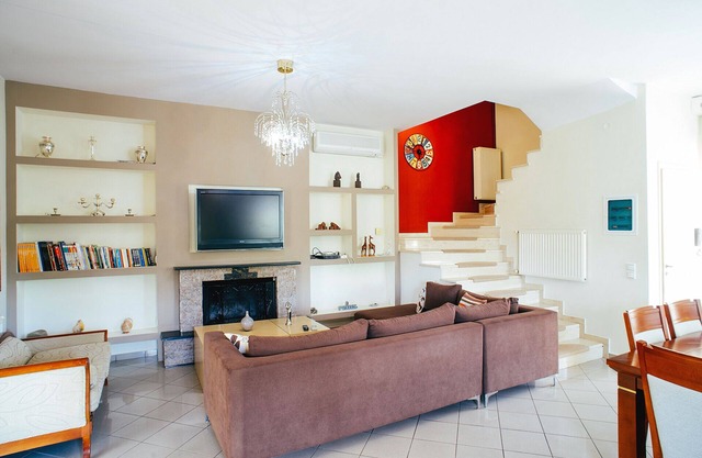 2 hours from Athens. 150 meters from the sea, real Greece, amazing location