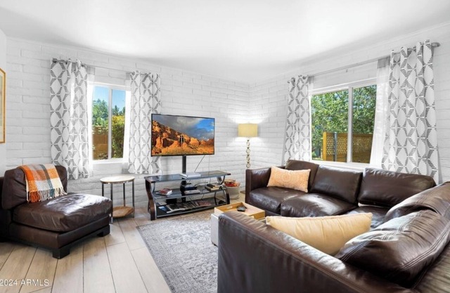 2 minute Walk to Main Street Charming 2-bedroom house in popular UPTOWN Sedona!