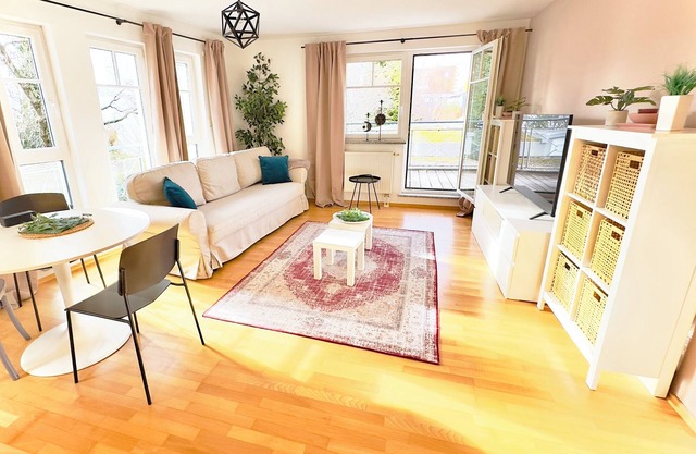2 Rooms 2 Balconies 65sqm incl. Free Parking 1min From Train Station
