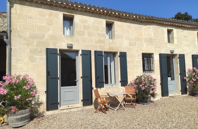2 The Courtyard 4 Star Vineyard Gite
