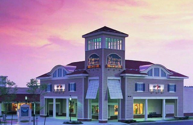 2 Units Close to Gillette Stadium, FREE Breakfast, Also Offers FREE Parking!