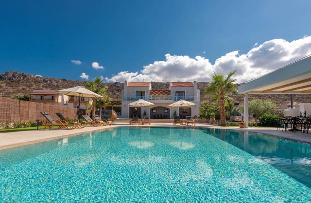 213 m² Villa ∙ 6 bedrooms ∙ 12 guests