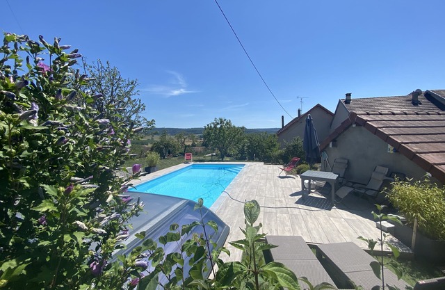 240m2 Family House with Heated Swimming Pool in Winegrower Village