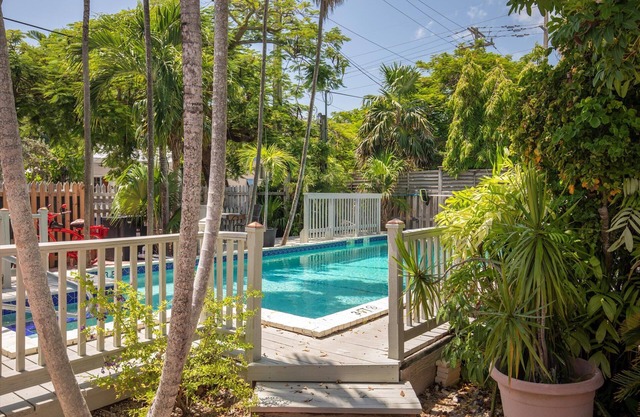 25% Off Rate-Upgraded Cottage-Steps to Famous Duval Street &Historic Seaport