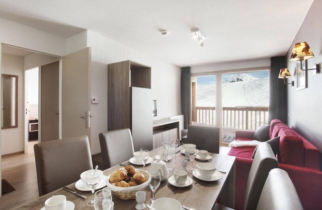 250m from resort center, fitness, terrace, balcony, tv, ski locker, 32m², La Plagne