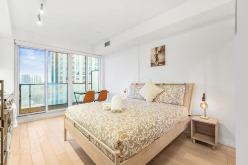 251 Jarvis st -Steps to Eaton Centre - Monthly Stays Only