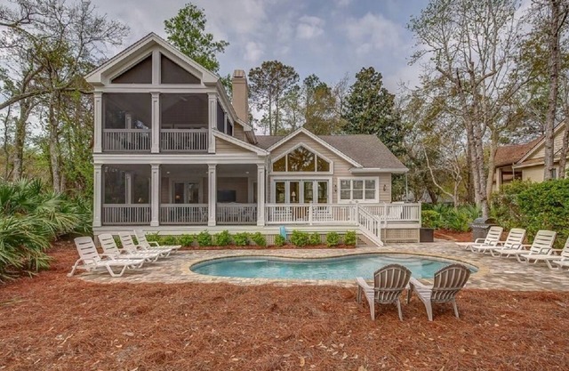 26 HEATH DR. ON GOLF COURSE/TENNIS & BIKES INCL. SHORT WALK TO BEACH