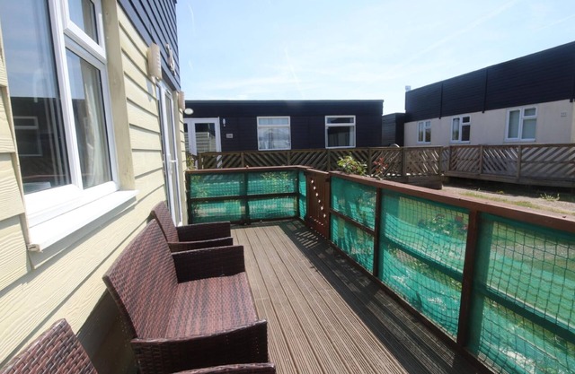 29C Medmerry Park 2 Bedroom Chalet