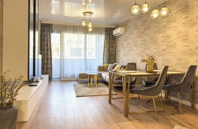 2BR Apartment | Free Parking | Central