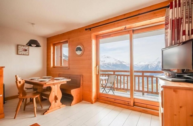 2nd floor, balcony, tv, ski locker, 35m², La Rosière