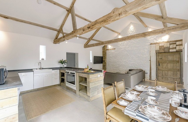 3 bedroom accommodation in near Llangybi