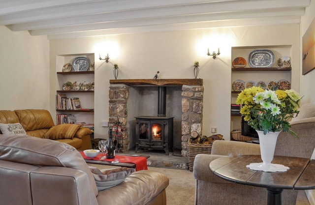 3 bedroom accommodation in Rhossilli, near Swansea