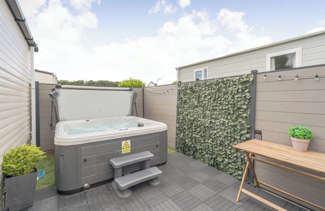 3 bedroom accommodation in Felton
